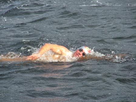 Nadando en el Lago Ness